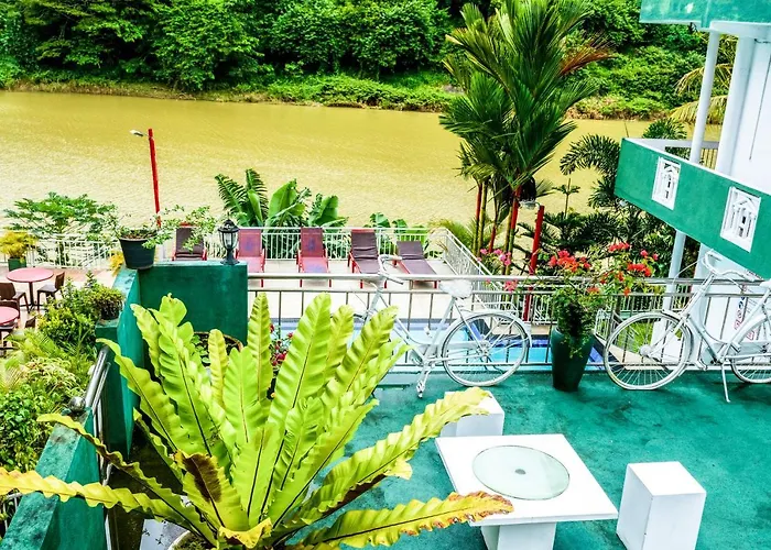 Kandy Riverside Villa
