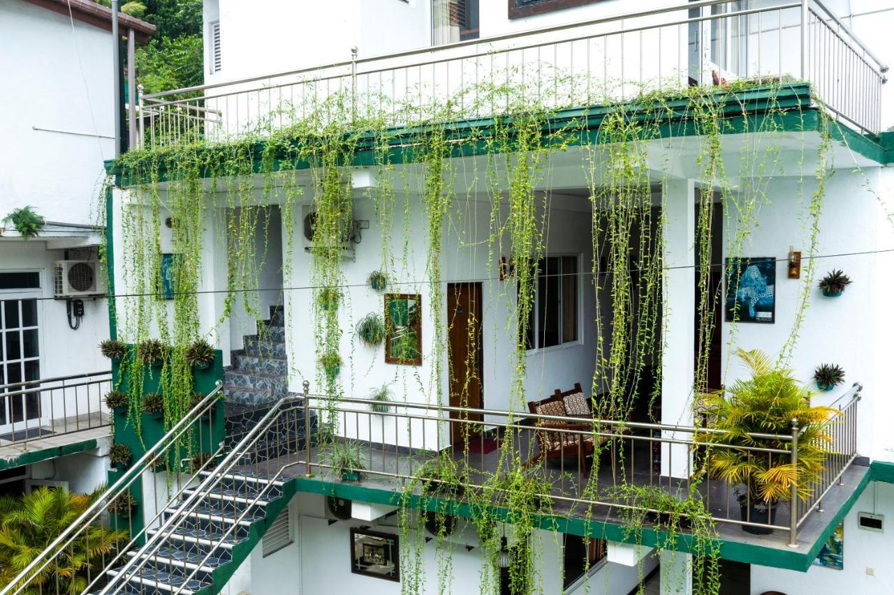 Hotel Riverside