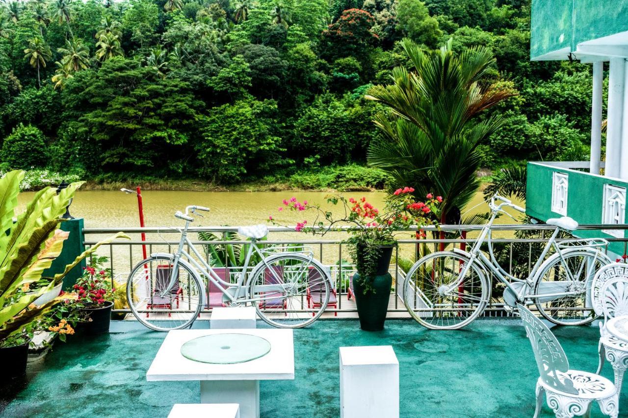 Hotel Riverside